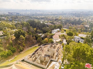 1140 Calle Vista Dr, Beverly Hills, CA 90210
