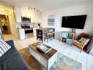40 Folly Field Rd Unit B223, Hilton Head Island, SC 29928