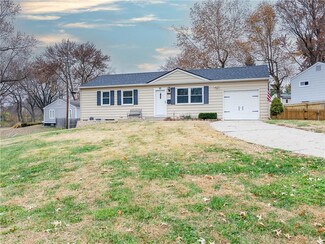 3232 S Queen Ridge Way, Independence, MO 64050