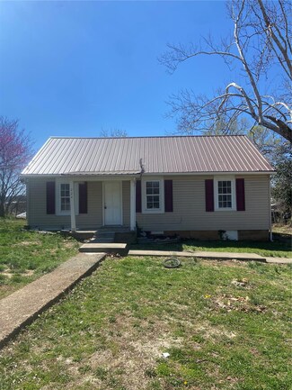 224 W Breton St, Potosi, MO 63664