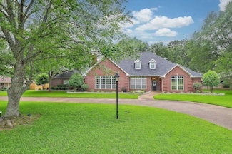 16 Bill Rogers Dr, Texarkana, TX 75503