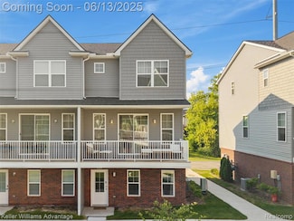 3947 Trailway Commons Cir, Auburn Hills, MI 48326