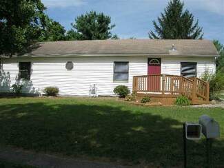 702 W Tower St, Pierceton, IN 46562