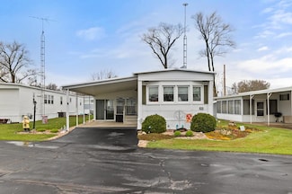 1623 NE Catawba Rd, Port Clinton, OH 43452