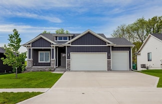 1512 Marina Cove Dr, Polk City, IA 50226