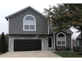 1131 N Viking Dr, Independence, MO 64056
