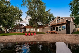 4 Wildwood Dr, Columbus, NE 68601