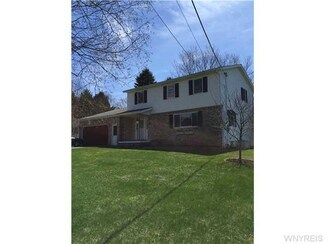 6654 Redwing Dr, Boston, NY 14025
