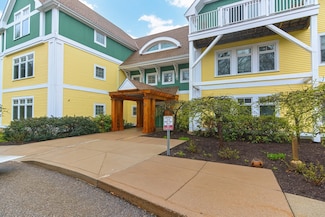 6 Green Way Unit 302, Wayland, MA 01778