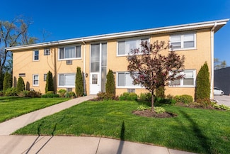 956 Shermer Rd Unit 14, Glenview, IL 60025