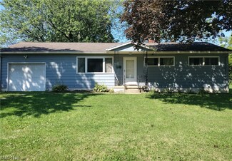 40 Taylor Rd, Barberton, OH 44203