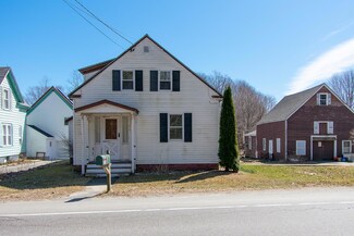 473 Old County Rd, Rockland, ME 04841