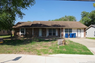 943 N Bryant St, Pleasanton, TX 78064