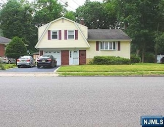 262 E Tryon Ave, Teaneck, NJ 07666