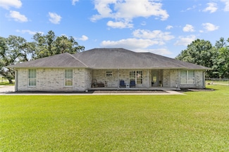 3015 W Lake Rd, West Columbia, TX 77486