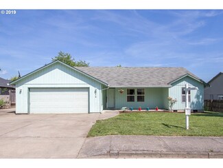 212 S Second St, Carlton, OR 97111