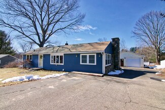 29 High St, Granby, MA 01033