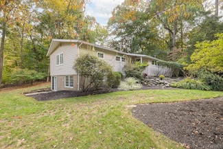 101 Hickory Hill Rd, Tappan, NY 10983