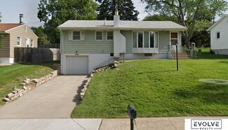 3506 Spruce St, Bellevue, NE 68147