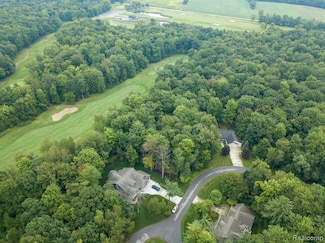 001 Evergreen Dr, Vassar Township, MI 48768