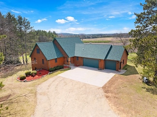W8415 Moonshine Hill Rd, Crivitz, WI 54114