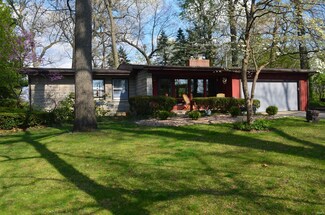 1516 Harrington Dr, South Bend, IN 46637