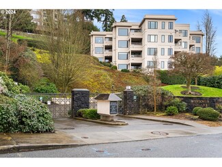 754 NW Westover Square, Portland, OR 97210