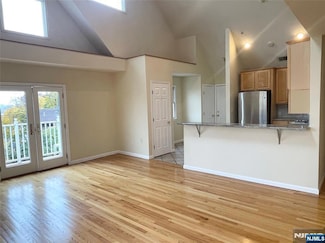 662 Undercliff Ave Unit 2nd floor, Edgewater, NJ 07020