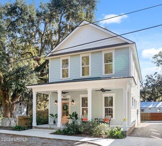 1103 14th St, Port Royal, SC 29935