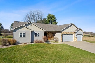 1125 21st St, Baraboo, WI 53913