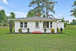 351 Green Swamp Rd S, Bolton, NC 28423