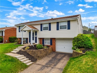 1421 Dupont St, Conway, PA 15027