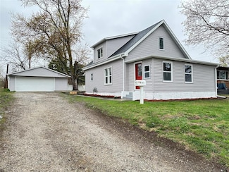 111 S 16th St, Marshalltown, IA 50158