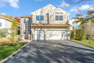 176 Sagamore Dr, Plainview, NY 11803