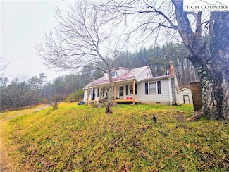 1149 Parker Eller Rd, Lansing, NC 28643