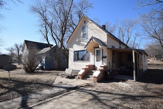512 3rd Ave E, Sisseton, SD 57262