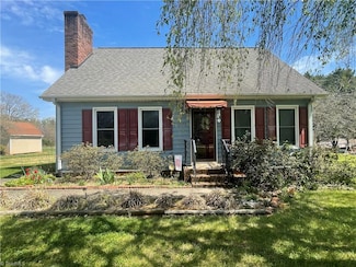 1105 Cutters Creek Dr, Pfafftown, NC 27040