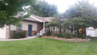 2716 Acacia St, North Newton, KS 67117