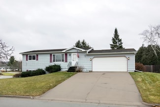 801 S 14th St, La Crescent, MN 55947