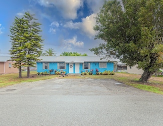 1043 NE 20th St, Belle Glade, FL 33430