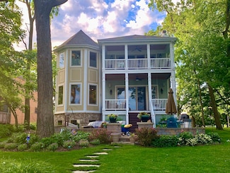 75 N Lake Ave, Third Lake, IL 60030