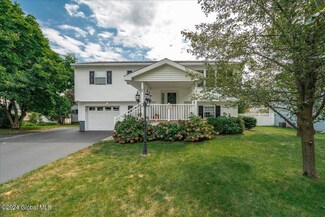 23 Moon Dr, Albany, NY 12205