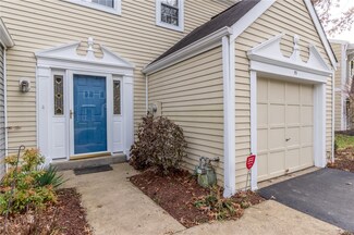 20 New London Ln, Oakmont, PA 15139
