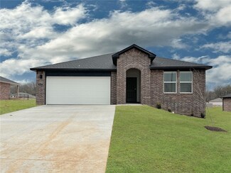 3117 N Rooster St, Siloam Springs, AR 72761