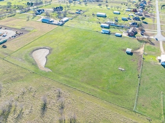 14158 Crest View Rd, Sanger, TX 76266