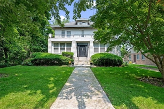 1020 New McNeil Ave, Lawrence, NY 11559
