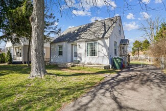 976 Piedmont Rd, Columbus, OH 43224
