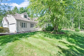 17 Cherry Tree Ln, Avon, CT 06001