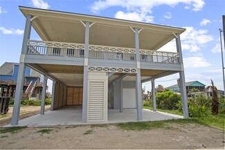 867 Bowers Ln, Port Bolivar, TX 77650