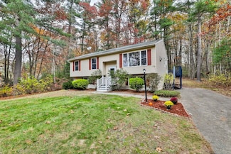 16 Evergreen Dr, Hudson, NH 03051